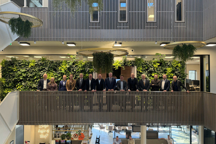 Gedeputeerde Staten bezoeken Groothuis Bouwgroep